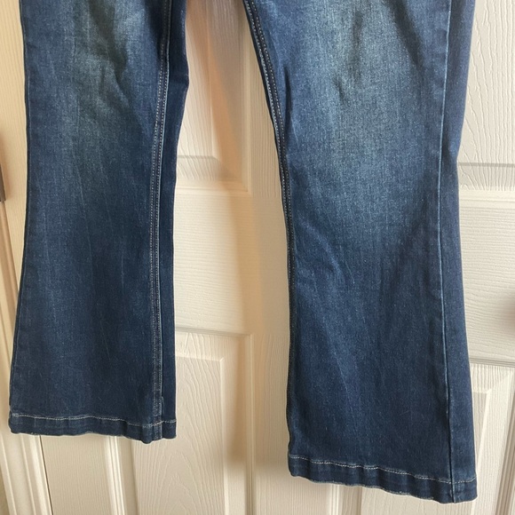 Copper flash petite mid-rise boot cut jeans Size 8P - Picture 4 of 9